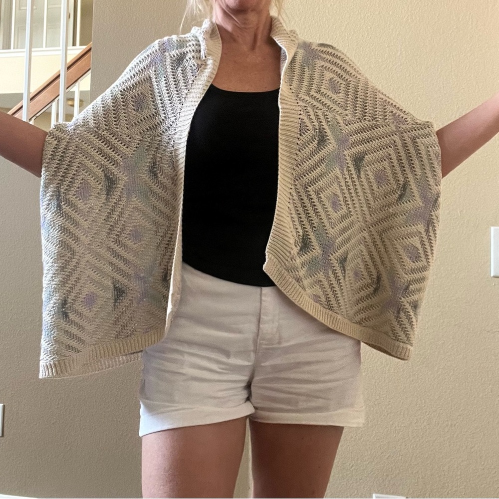 MUDD cape sweater